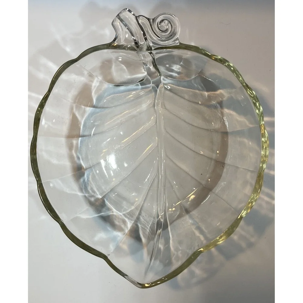 Vintage Clear Glass Serving Side Dish Bowl Tabletop Leaf Shaped 10